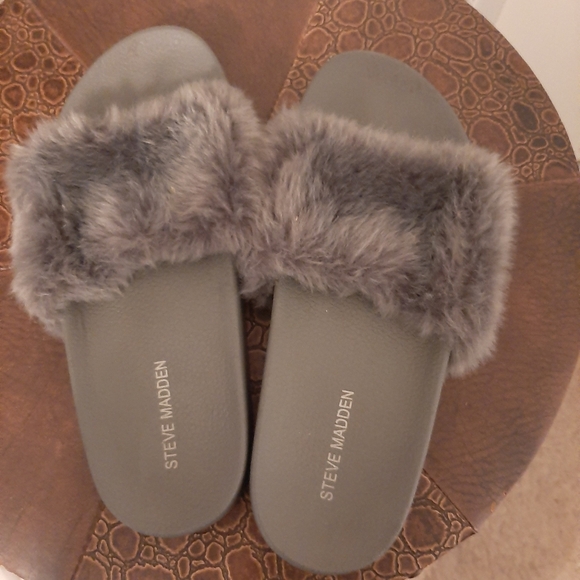 Steve madden slippers - Picture 2 of 5